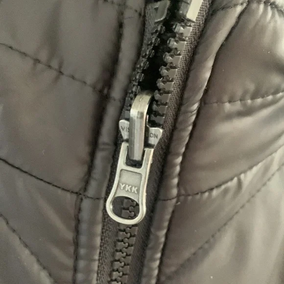 NICOLE Miller reversible quilted black faux fur vest - Picture 4 of 12